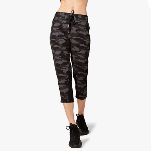Small Kyodan black grey camo print mesh back joggers - Picture 12 of 12